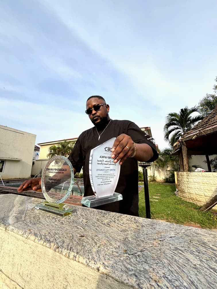 Drtonez with leadership awards
