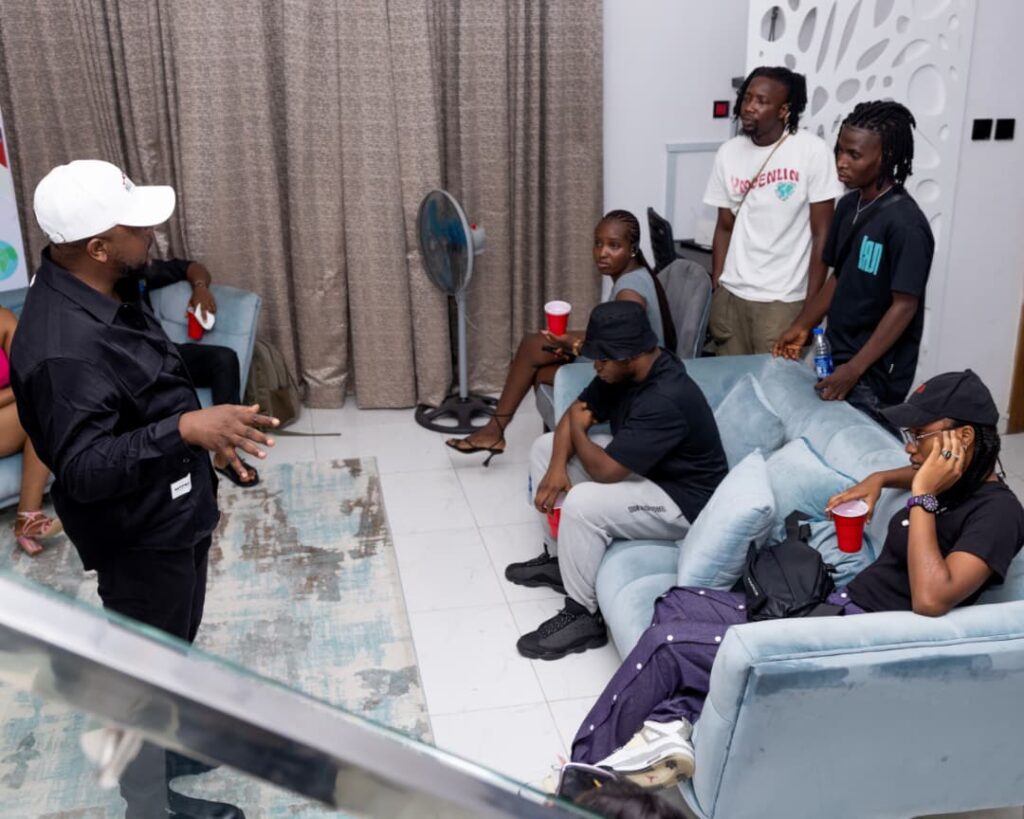 Drtonez engaging with emerging music executives and early starting professionals on power of networking.